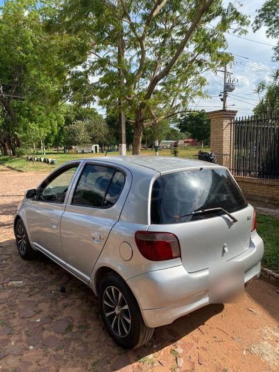 Toyota Vitz miniatura 3