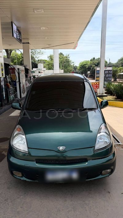 Toyota FunCargo miniatura 3