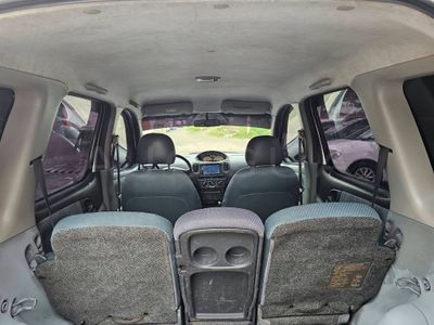 Toyota FunCargo miniatura 7