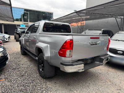 Toyota Hilux miniatura 9