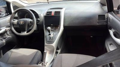 Toyota Auris miniatura 7