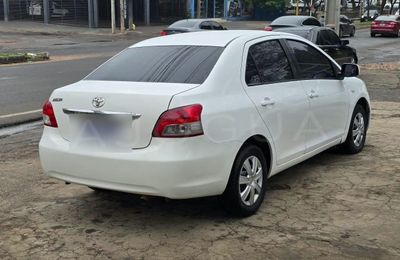 Toyota Belta miniatura 3