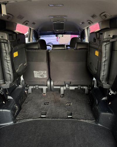Toyota Voxy miniatura 6