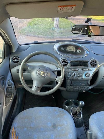 Toyota Vitz miniatura 10