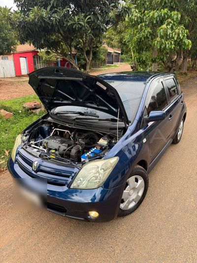Toyota Ist miniatura 3