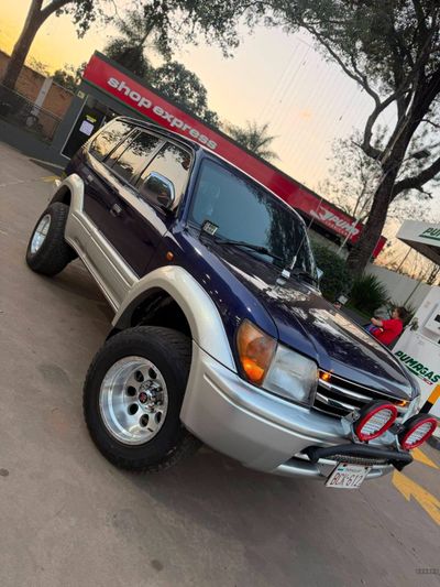 Toyota Land Cruiser Prado miniatura 2
