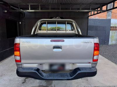 Toyota Hilux miniatura 5