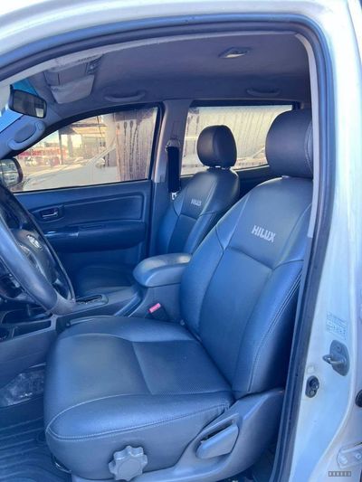 Toyota Hilux miniatura 11