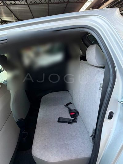 Toyota Vitz miniatura 4