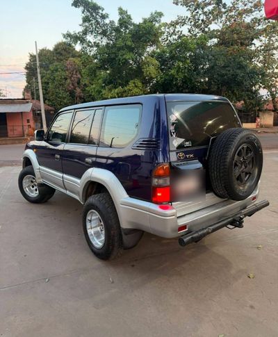 Toyota Land Cruiser Prado miniatura 5