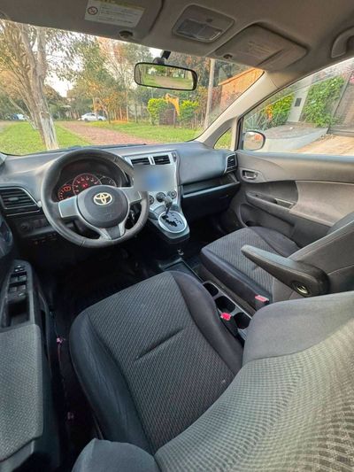 Toyota Ractis miniatura 5
