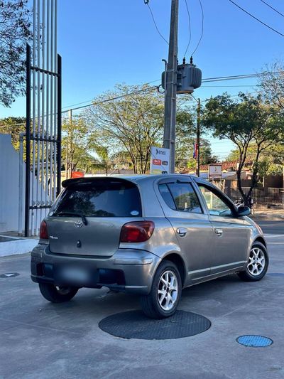 Toyota Vitz miniatura 9
