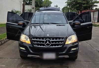 Mercedes-Benz ML300 miniatura 6