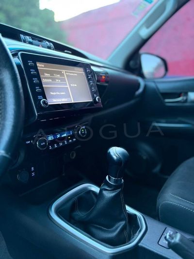Toyota Hilux miniatura 10