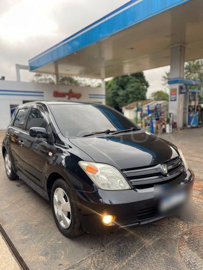 Toyota Ist miniatura 4