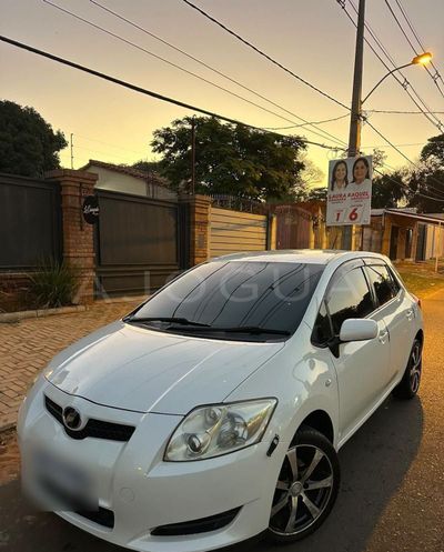 Toyota Auris miniatura 2