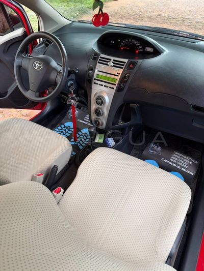 Toyota Vitz miniatura 10