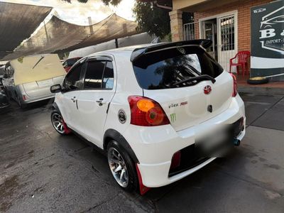 Toyota Vitz miniatura 6