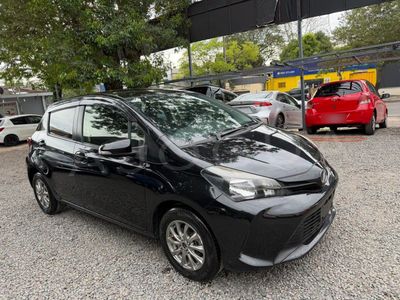 Toyota Vitz miniatura 2