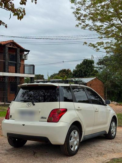 Toyota Ist miniatura 4