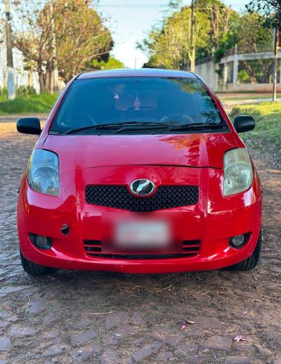 Toyota Vitz miniatura 2