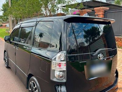 Toyota Voxy miniatura 7