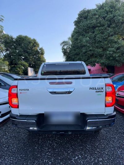 Toyota Hilux miniatura 7