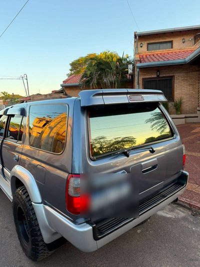 Toyota Hilux Surf miniatura 5