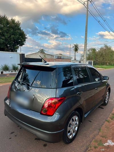 Toyota Ist miniatura 6