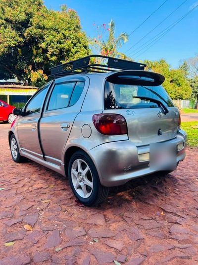 Toyota Vitz miniatura 4