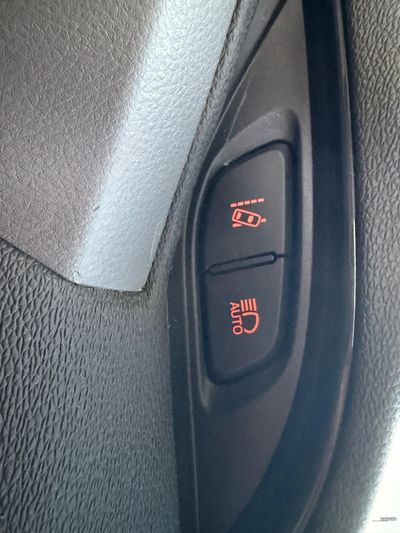Toyota Voxy miniatura 10