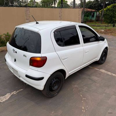 Toyota Vitz miniatura 11