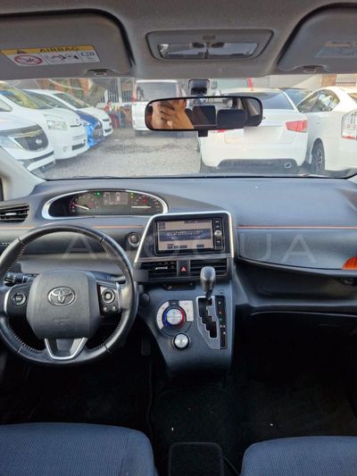 Toyota Sienta miniatura 7