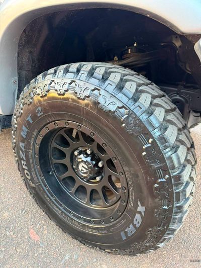 Toyota Hilux Surf miniatura 6