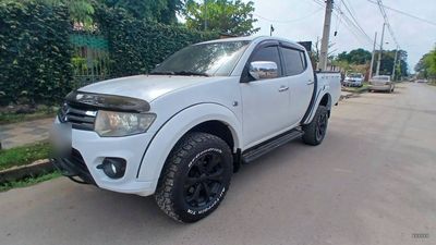 Mitsubishi Tritón miniatura 3