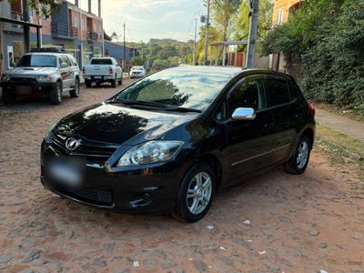 Toyota Auris miniatura 3
