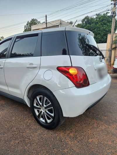 Toyota Ist miniatura 2
