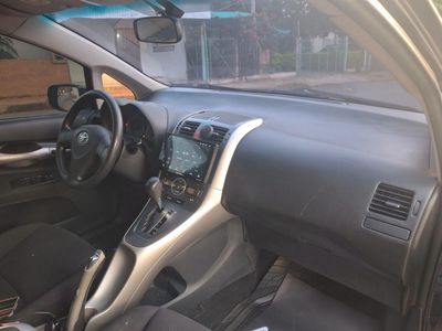 Toyota Auris miniatura 7