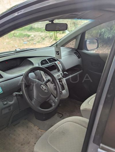Toyota Ractis miniatura 5