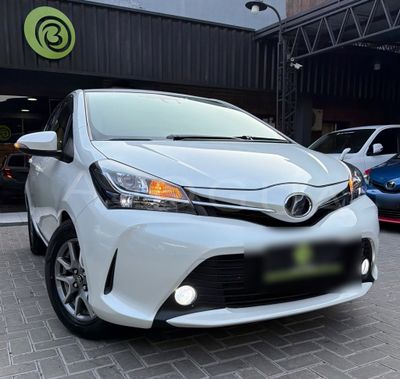 Toyota Vitz miniatura 6