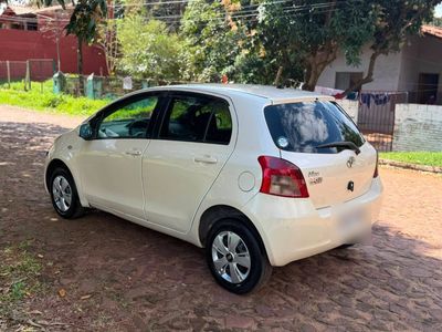 Toyota Vitz miniatura 4