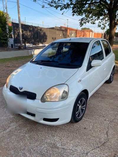 Toyota Vitz miniatura 3