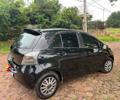 Toyota Vitz miniatura 5