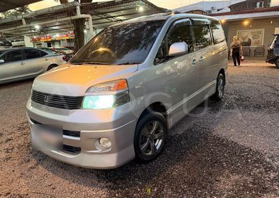 Toyota Voxy 2003