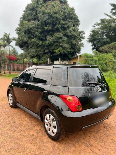 Toyota Ist miniatura 3