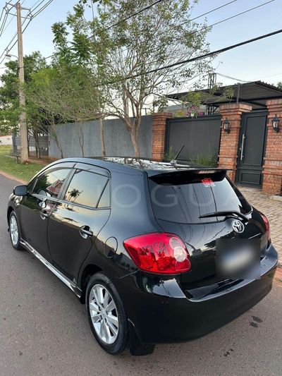 Toyota Auris miniatura 10