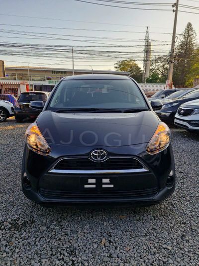 Toyota Sienta miniatura 4