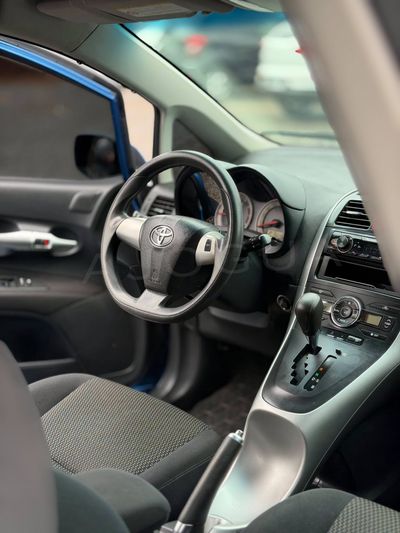 Toyota Auris miniatura 15