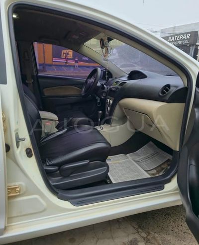Toyota Belta miniatura 11