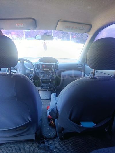Toyota FunCargo miniatura 5